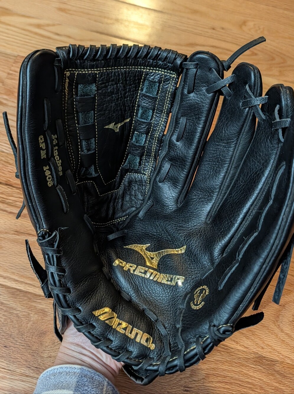 Mizuno Premier 14" Slowpitch Softball Glove GPM1405 RHT Right Hand Throw